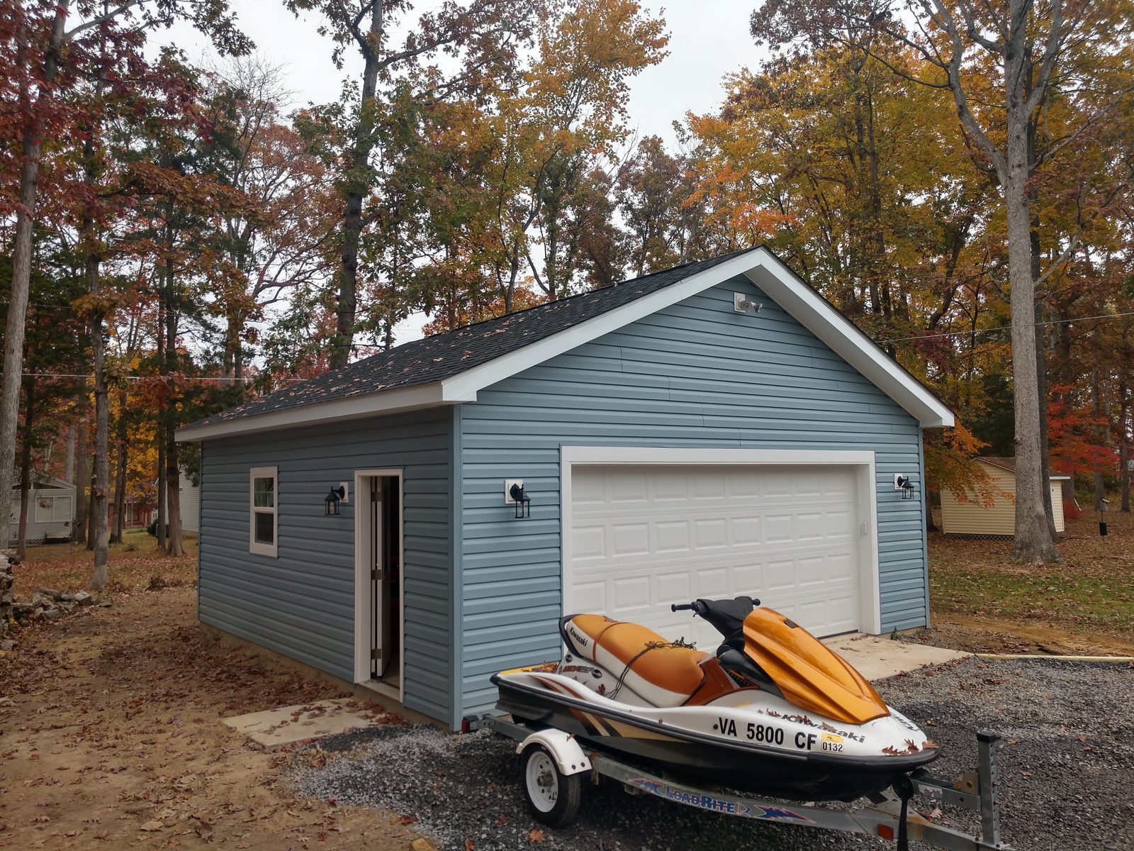 Single story garage recently built by Custom Garages of Virginia