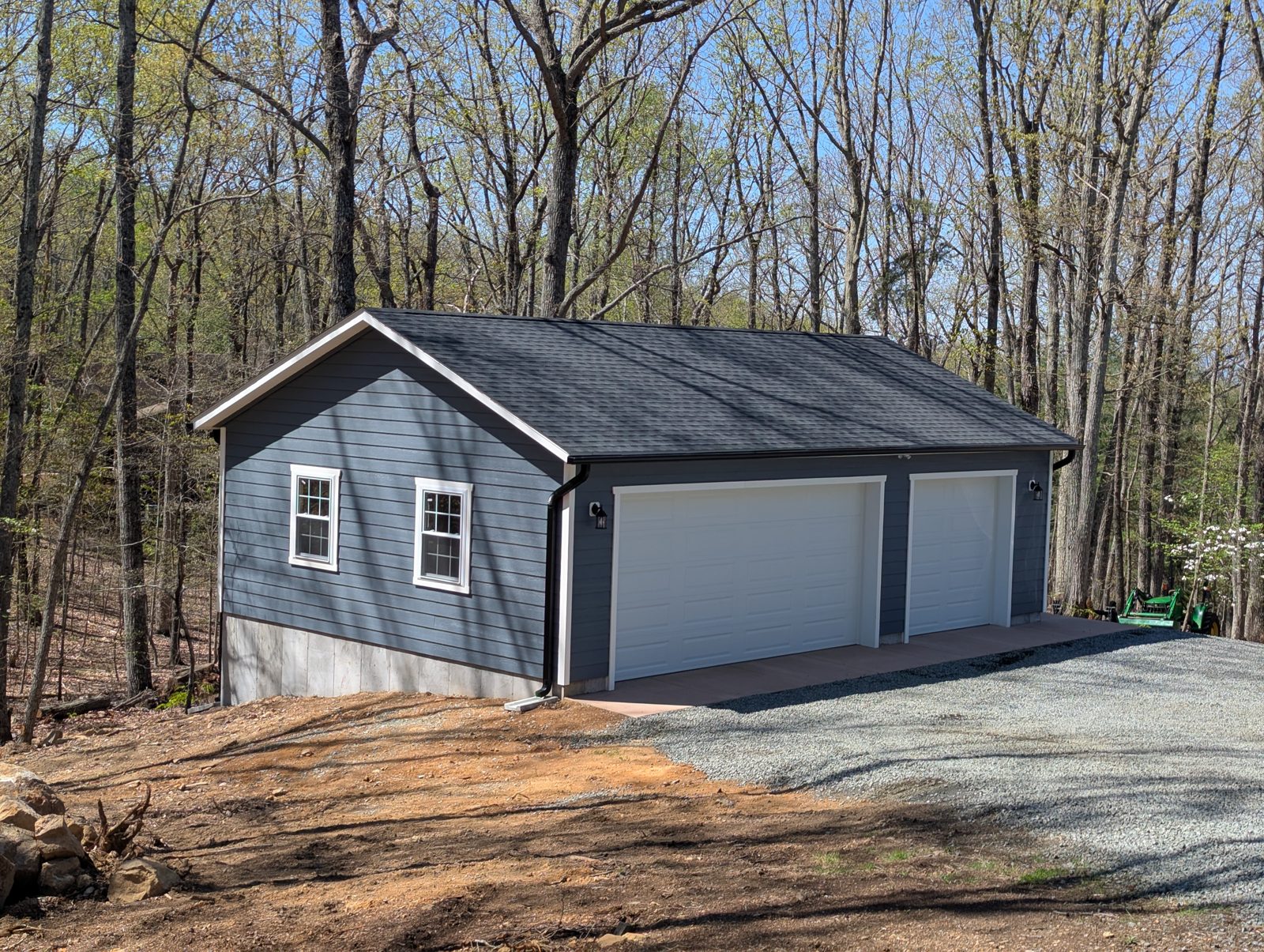 Single story garage recently built by Custom Garages of Virginia