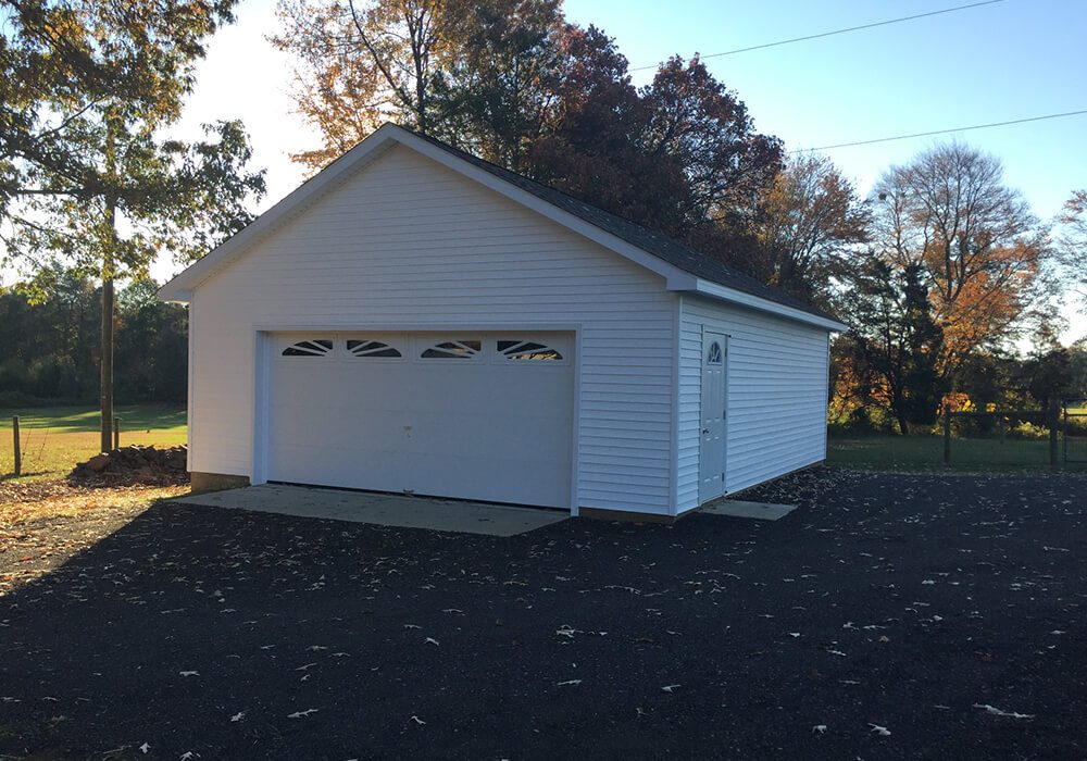 Single story 24 x 28 - Custom building by Custom Garages of Virginia