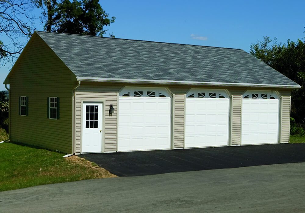 Single story 24 x 42 vinyl with 10 side walls - Custom building by Custom Garages of Virginia