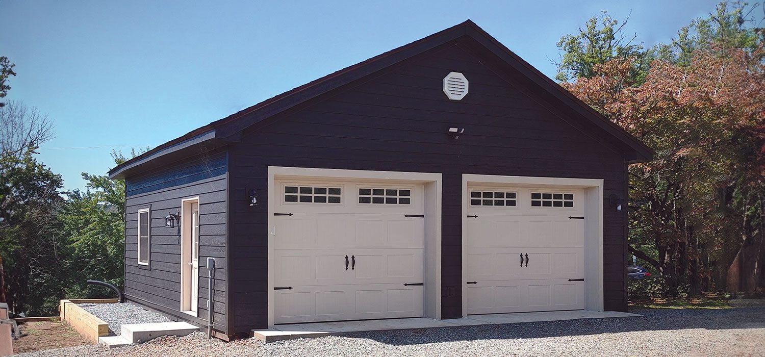 Single story garage in Virginia